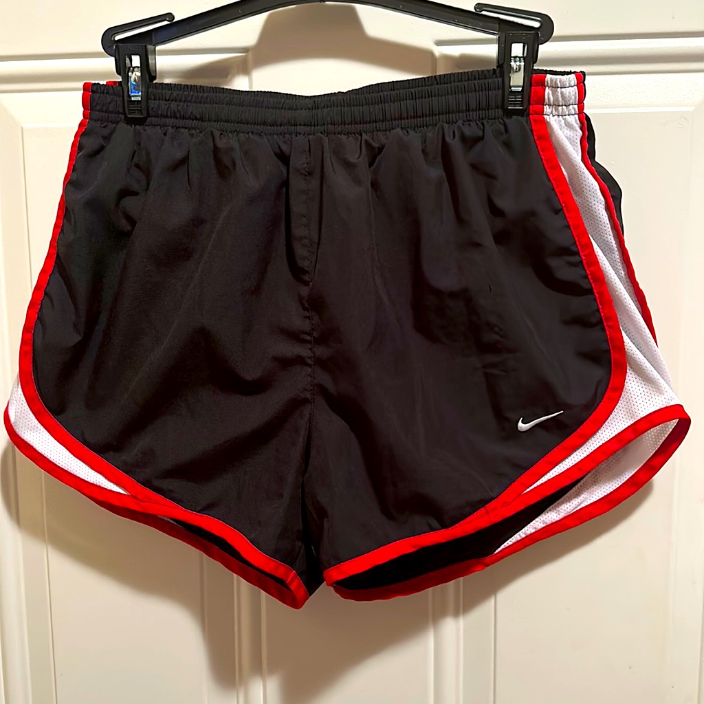Women’s Nike Shorts, Size M, With Liner And Drawstrings